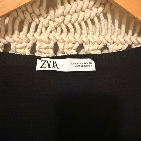 Zara Black Buttoned Knit Crop Top - Picture 2 of 2